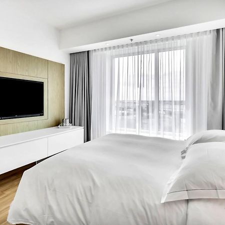 Hotel Mortagne บูว์เชอร์วิลล์ ภายนอก รูปภาพ