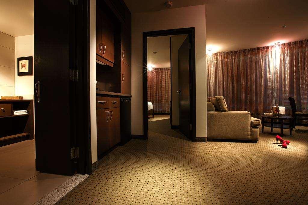 Hotel Mortagne บูว์เชอร์วิลล์ ห้อง รูปภาพ