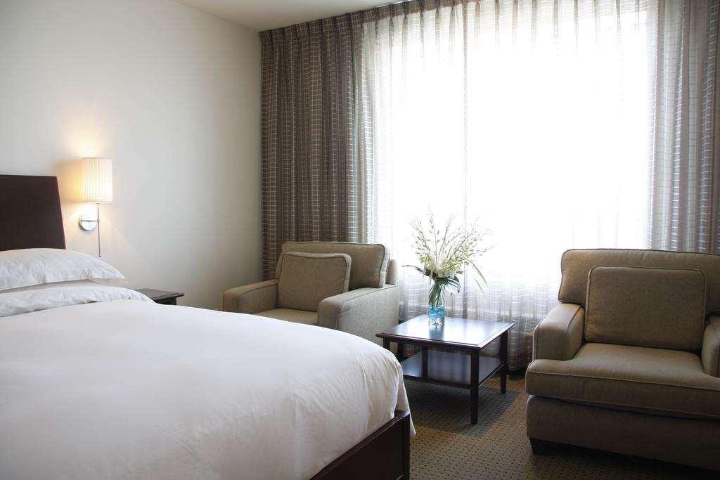 Hotel Mortagne บูว์เชอร์วิลล์ ภายนอก รูปภาพ